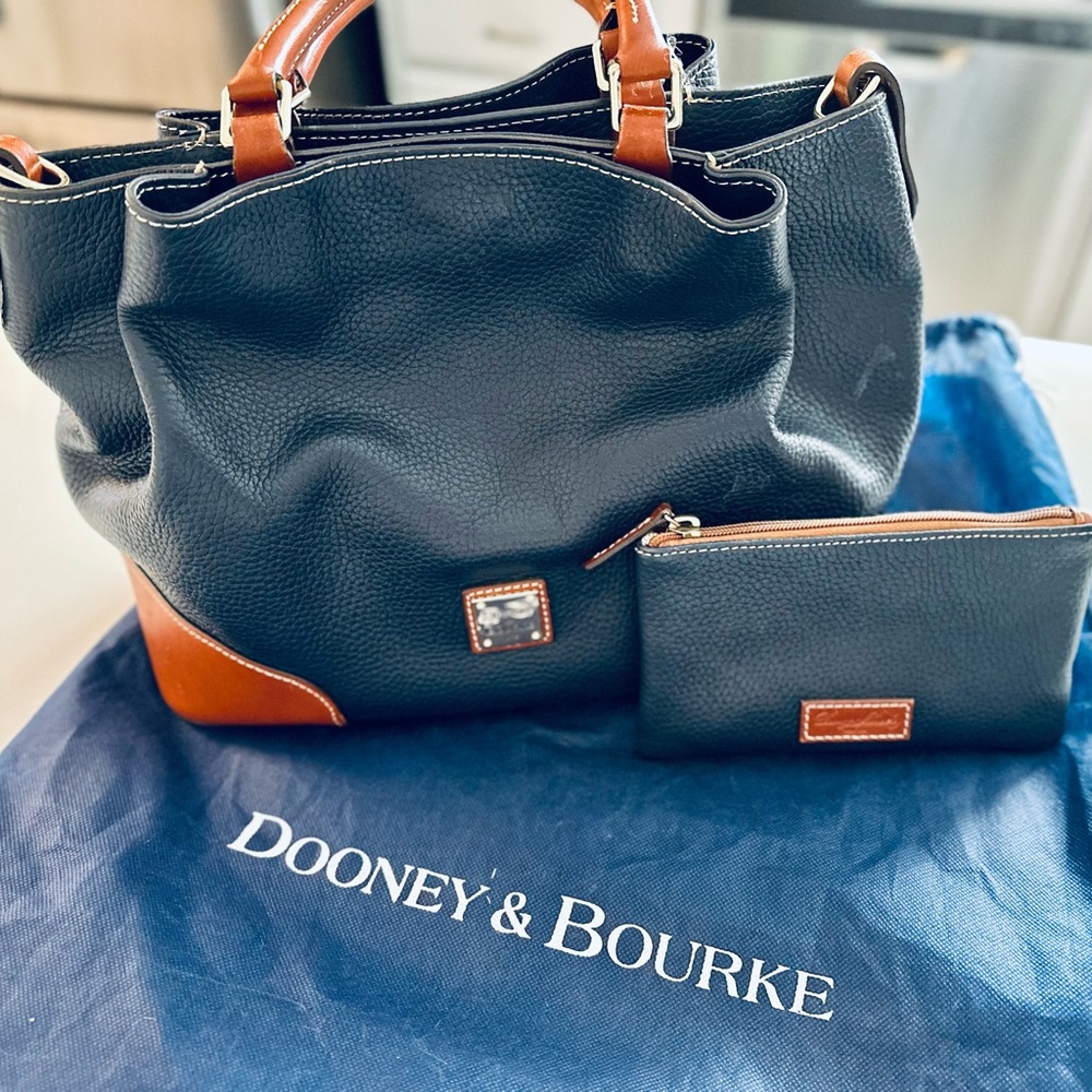 Dooney & Bourke - Navy Pebble Leather bucket bag